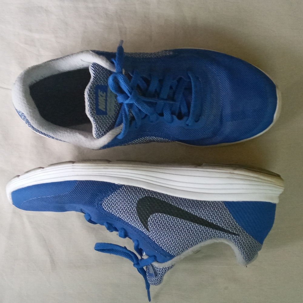 Nike Revolution 3